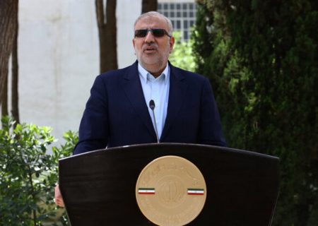 سهمیه بنزین نوروزی نداریم / بنزین داخلی کفاف مصرف را می دهد