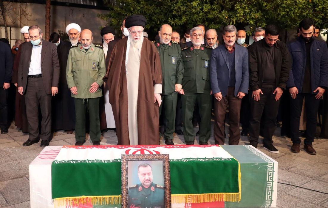اقامه نماز رهبر معظم انقلاب بر پیکر سردار شهید سید رضی موسوی