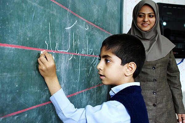 بااجرای نظام رتبه بندی حقوق معلمان تاسقف ۷میلیون تومان افزایش می یابد