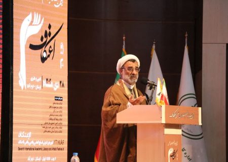 اعتکاف مسئولان موجب کارایی و بازدهی مضاعف است
