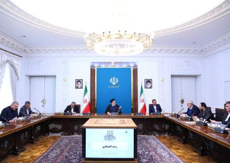 بررسی گزارش تداوم رشد اقتصادی و روند کاهشی نرخ تورم