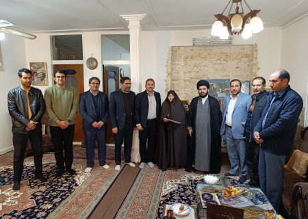 تجلیل از خانواده معظم  شهیدوالامقام اسکندرنیازی
