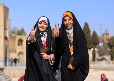 پیروز سربلند