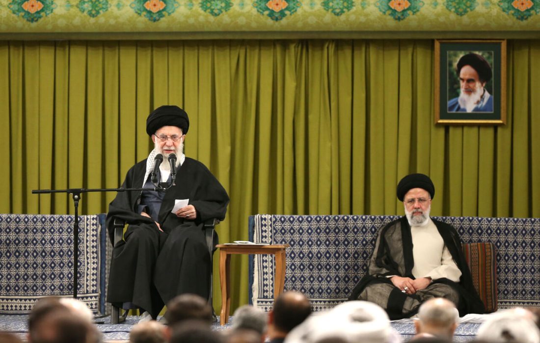 رهبر انقلاب: تشکر واقعی از ملت ادامه تلاش بیوقفه مسئولان برای حل مشکلات است
