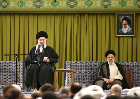رهبر انقلاب: تشکر واقعی از ملت ادامه تلاش بی‌وقفه مسئولان برای حل مشکلات است
