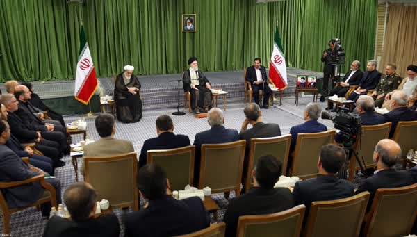رهبر انقلاب: دولت شهید رئیسی، دولت کار و امید و حرکت بود
