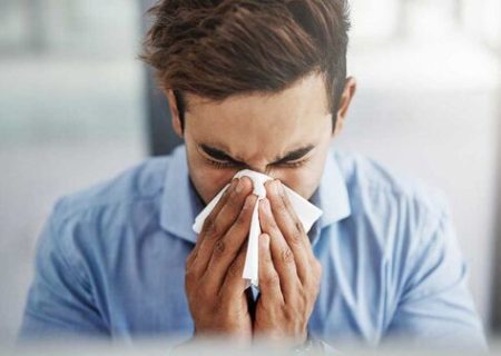 نگهداشتن عطسه چه خطراتی ایجاد می‌کند؟