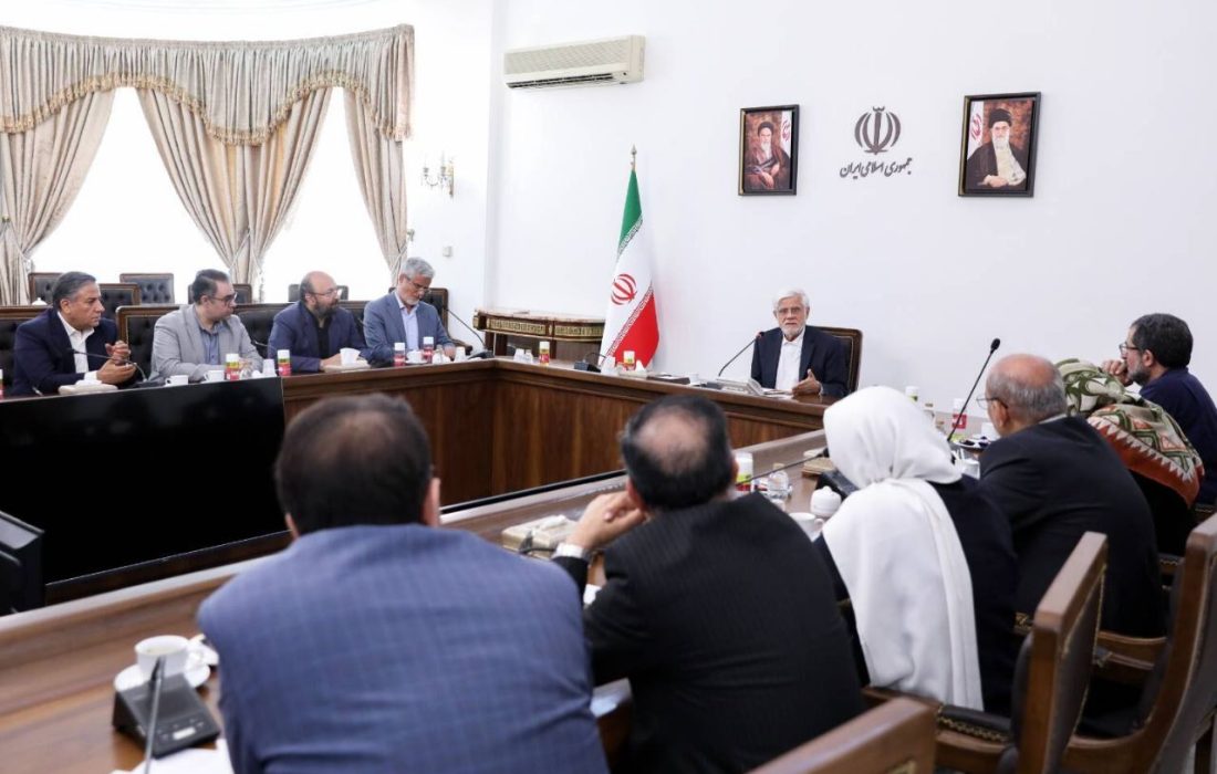 عارف: جوانگرایی سرلوحه اقدامات دولت است/تلاشها باید معطوف به احیای سرمایه اجتماعی باشد