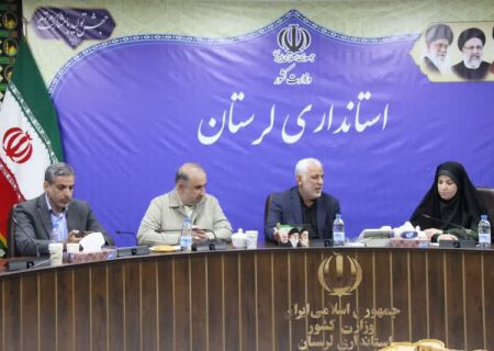 بزرگداشت مفاخر هویت‌سازی برای نسل جوان است