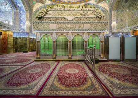 گل آرایی زیبای حرم امیرالمومنین(ع) در سالروز ولادت حضرت زهرا (س)