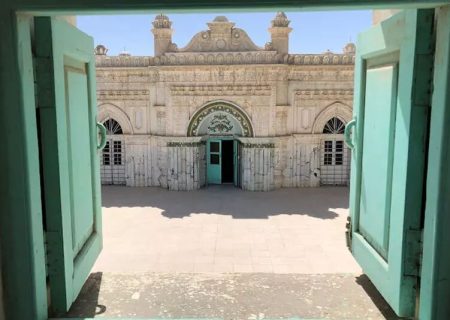 مسجد رنگونی‌ها، یادگار پر نقش‌ونگار معماری هندی در آبادان
