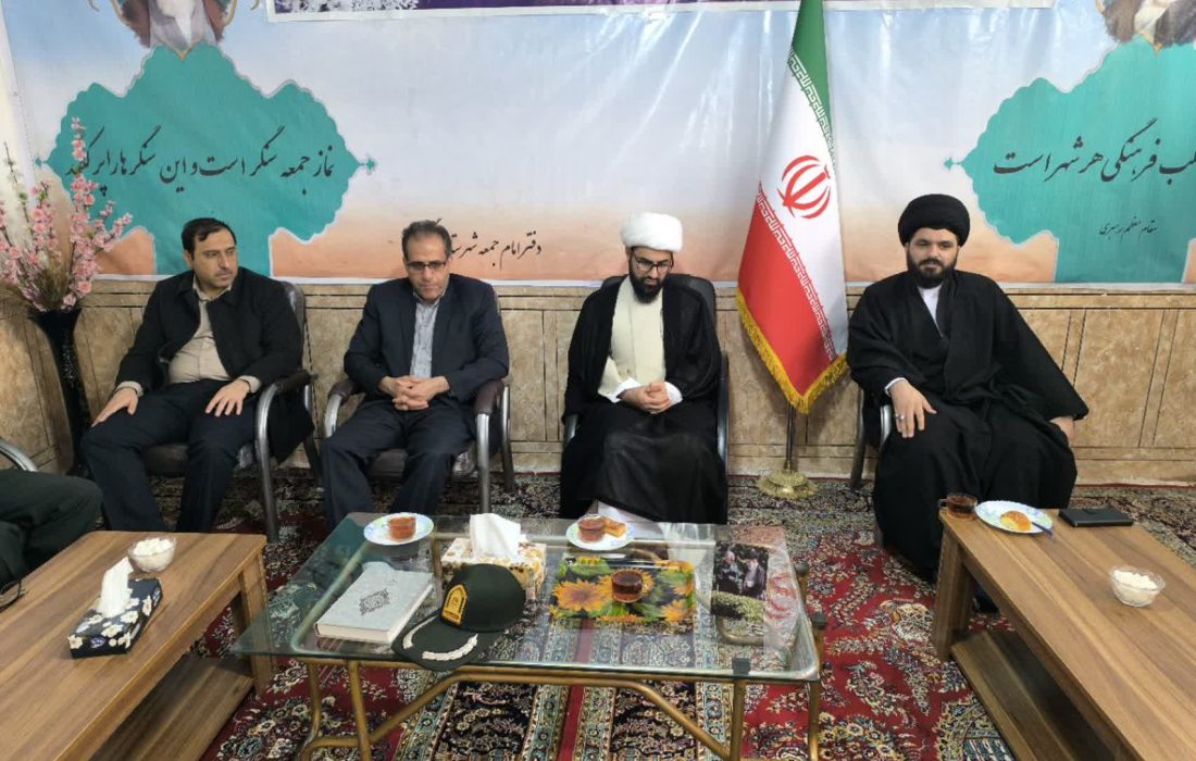 لزوم استفاده از ظرفیت خیرین در تقویت حساب 100 امام (ره)