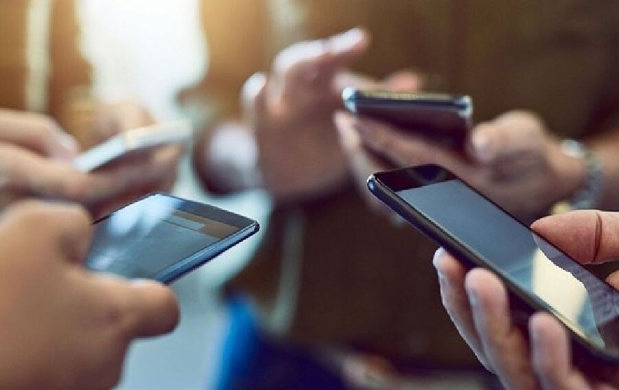 آیا ویدئوهای کوتاه واقعاً مغز را دچار زوال میکنند؟