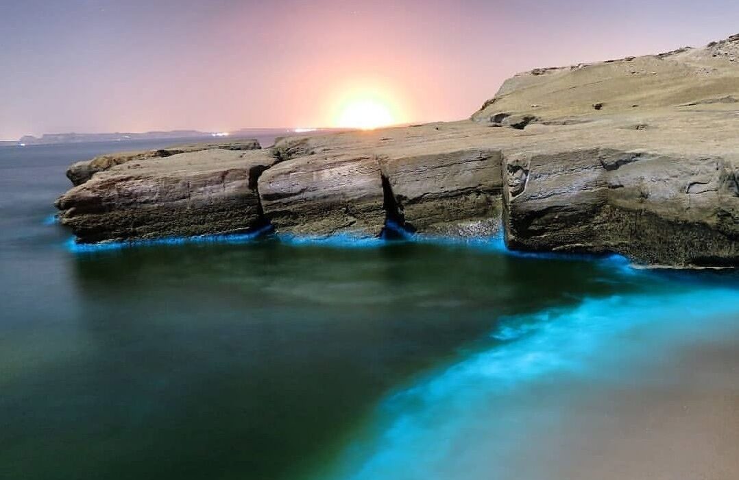 ساحل نقره ای؛ جادوی آبی و درخشنده جزیره هنگام