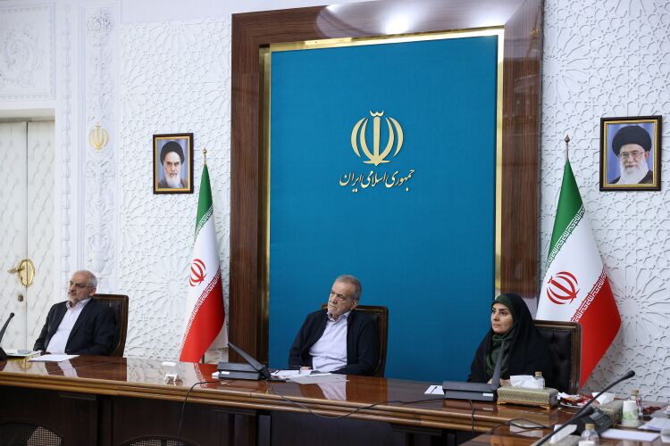 پزشکیان: نباید مشکلات تهران به مناطق و استانهای همجوار منتقل شود