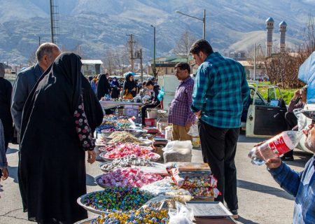 ترافیک شدید در چهارشنبه بازار خیابان شورا