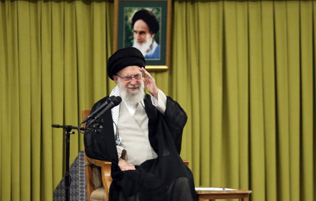 رهبر انقلاب: الگوی آمریکا برای منطقه شکست خورده است
