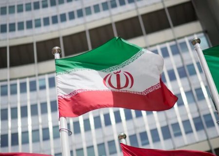 رسانه آمریکایی از «توقف» تحریم‌های جدید ترامپ علیه ایران خبر داد