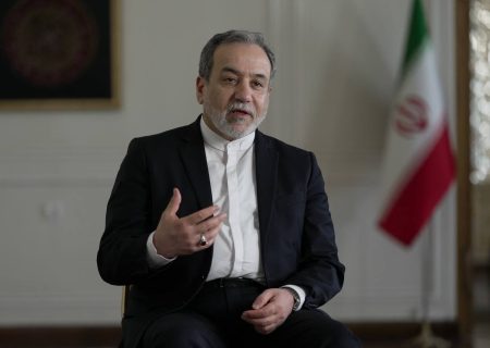عراقچی: موضوع هسته‌ای ایران راه حل نظامی ندارد / رئیس جمهور آمریکا به دیپلماسی برگردد