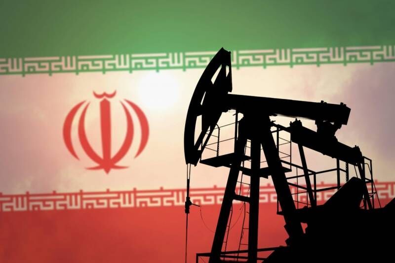 وب سایت “تنکر ترکرز”: نفت ایران از محاصره آمریکا عبور کرد