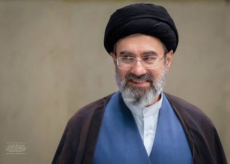 رهبر معظم انقلاب: زبان فارسی از بزرگترین ظرفیت‌ها برای ترویج فرهنگ و تمدن غنی ایران است
