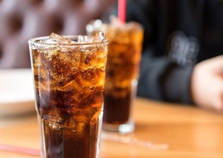 نوشیدنی‌های شیرین چگونه بر سلامت مغز تأثیر می‌گذارند؟