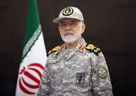 سرلشکر عبداللهی: اجازه ورود شناورهای نظامی آمریکا به خلیج فارس را نمی‌دهیم